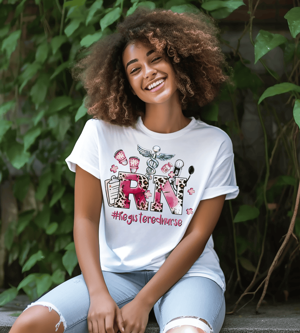 Registered Nurse RN Graphic T-Shirt – Pink Leopard Nurse Shirt