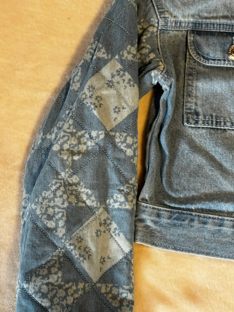 Cat & Jack Girls’ Quilted-Sleeve Denim Jacket – Light Wash