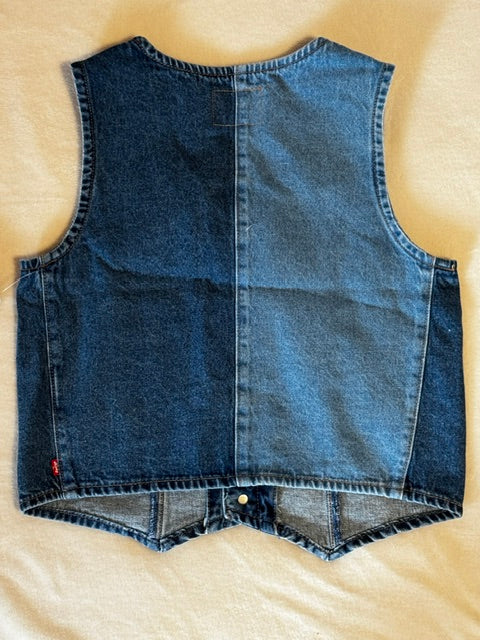 Levi’s Girls’ Rodeo Two-Tone Denim Vest – XL